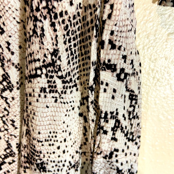 Stetson white snake Pocket Mock Neck A Line Dress. - Picture 5 of 6